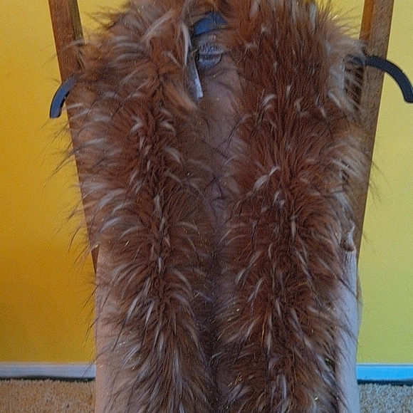 Ladies sweater vest - Picture 2 of 3